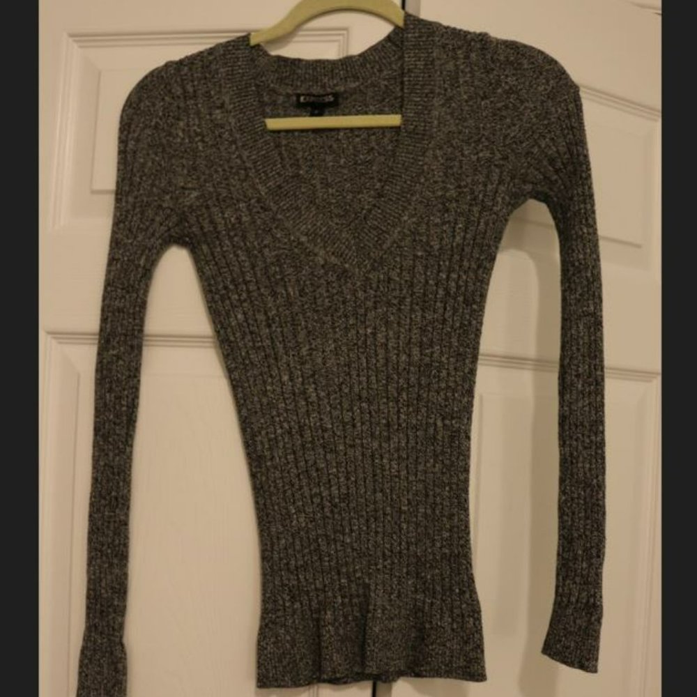 Express Stretch Long Sleeved V-neck Sweater in Dark Heather Gray - Small
